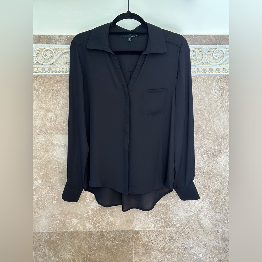 Ro & De beautiful black sheer long sleeve button up blouse size L